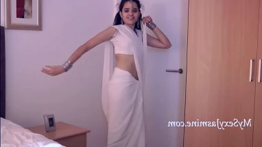 Indian Beautiful Teen Babe Striptease and Fingering